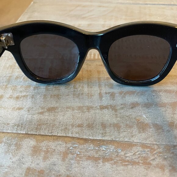 Celine Sunglasses – Classic, Iconic & Well-Loved - Picture 8 of 12
